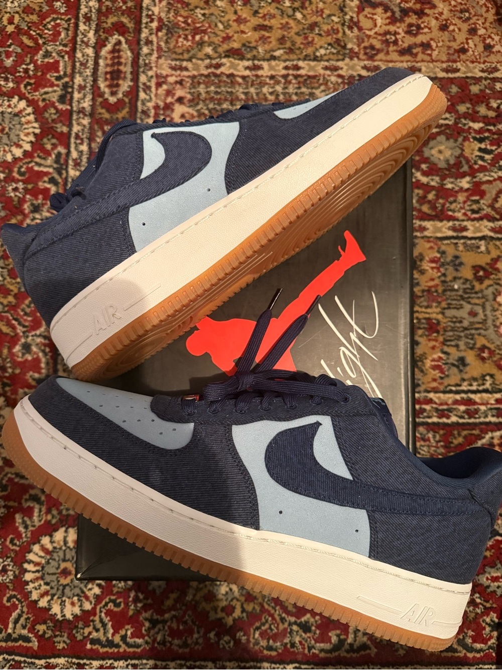 Nike Air Force 1 Low ‘07 LV8 Denim Navy Worn Blue - Light Blue Gum